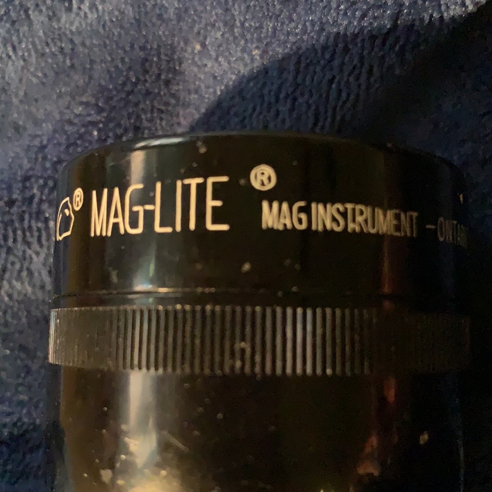 MAGLITE FLASHLIGHT - Picture 4 of 4